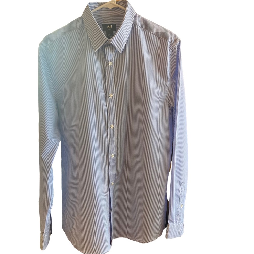 H & M Men’s Button Dress Shirt, Size M Slim Fit; Light Blue & White Pinstripe